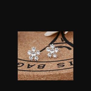 FLOWER SPARKLE EARINGS